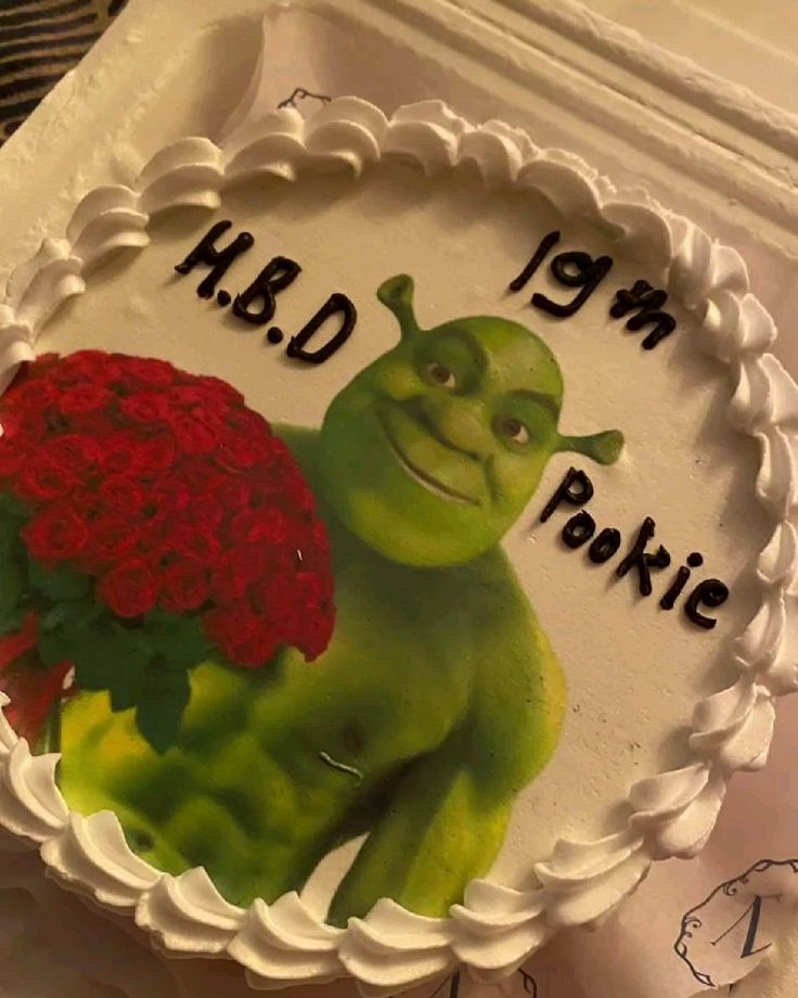shrek cake